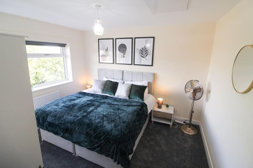 Modern 3 Bed, Contractors Welcome, Bradford Bradford  Extérieur photo