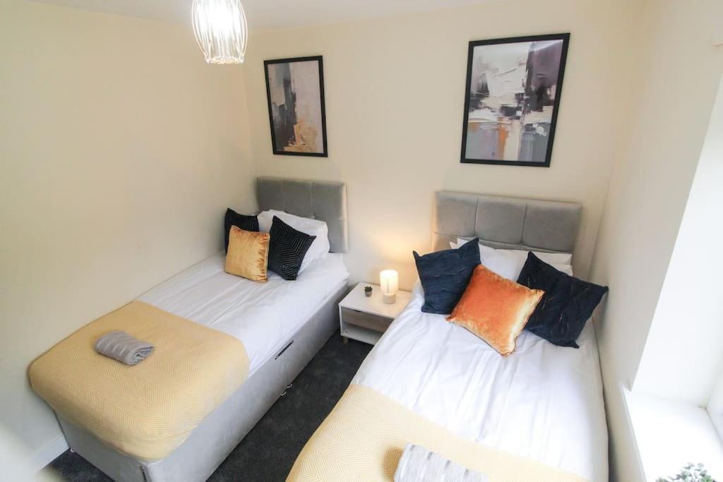 Modern 3 Bed, Contractors Welcome, Bradford Bradford  Extérieur photo