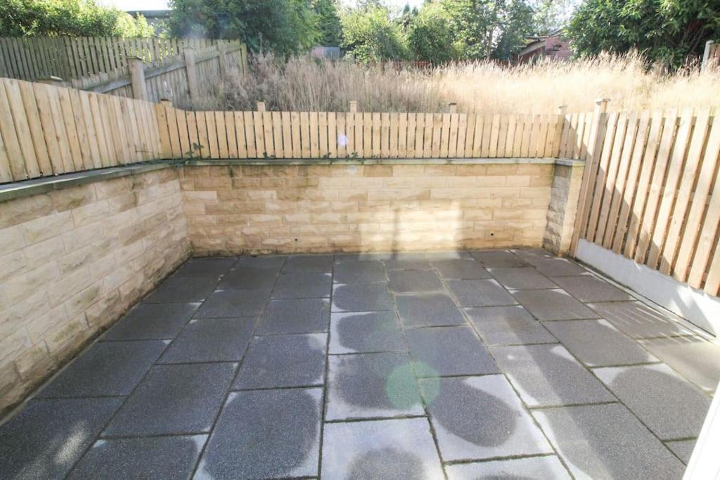 Modern 3 Bed, Contractors Welcome, Bradford Bradford  Extérieur photo