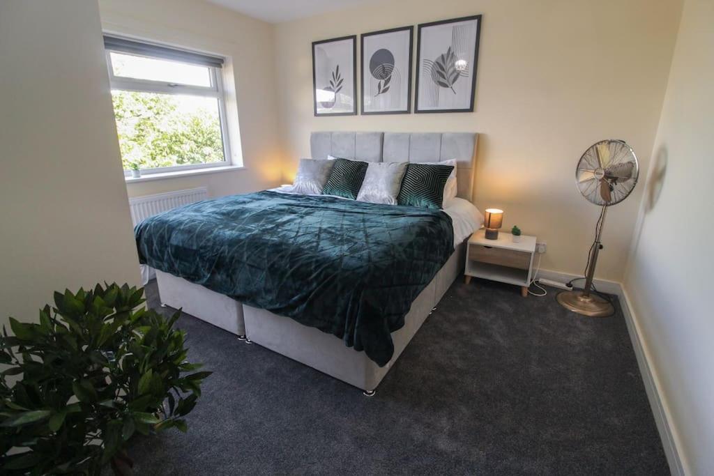 Modern 3 Bed, Contractors Welcome, Bradford Bradford  Extérieur photo
