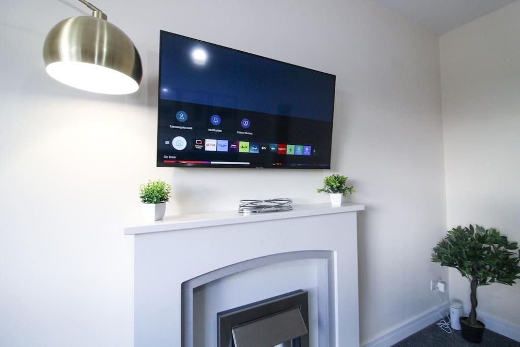 Modern 3 Bed, Contractors Welcome, Bradford Bradford  Extérieur photo