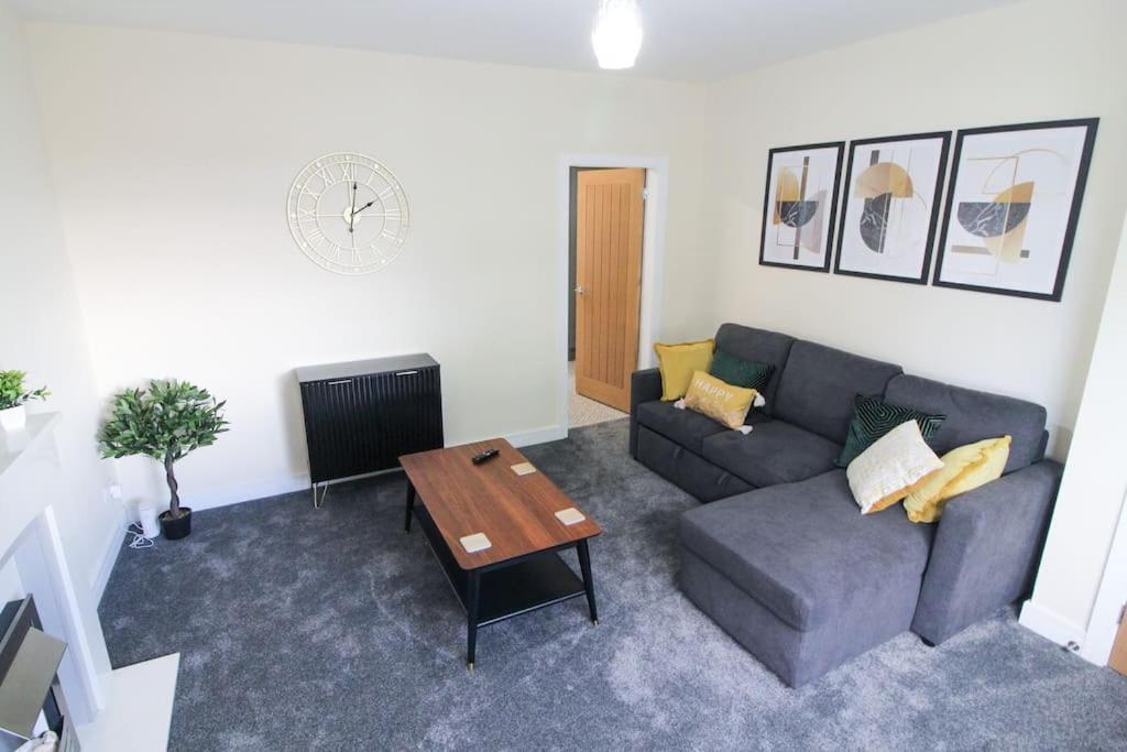 Modern 3 Bed, Contractors Welcome, Bradford Bradford  Extérieur photo