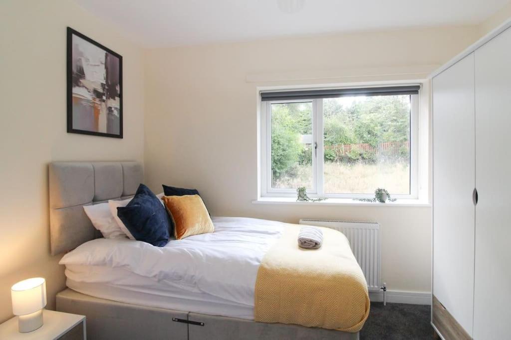 Modern 3 Bed, Contractors Welcome, Bradford Bradford  Extérieur photo