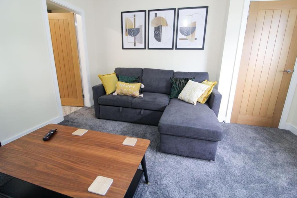 Modern 3 Bed, Contractors Welcome, Bradford Bradford  Extérieur photo