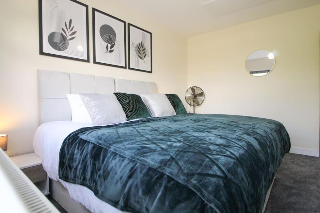 Modern 3 Bed, Contractors Welcome, Bradford Bradford  Extérieur photo